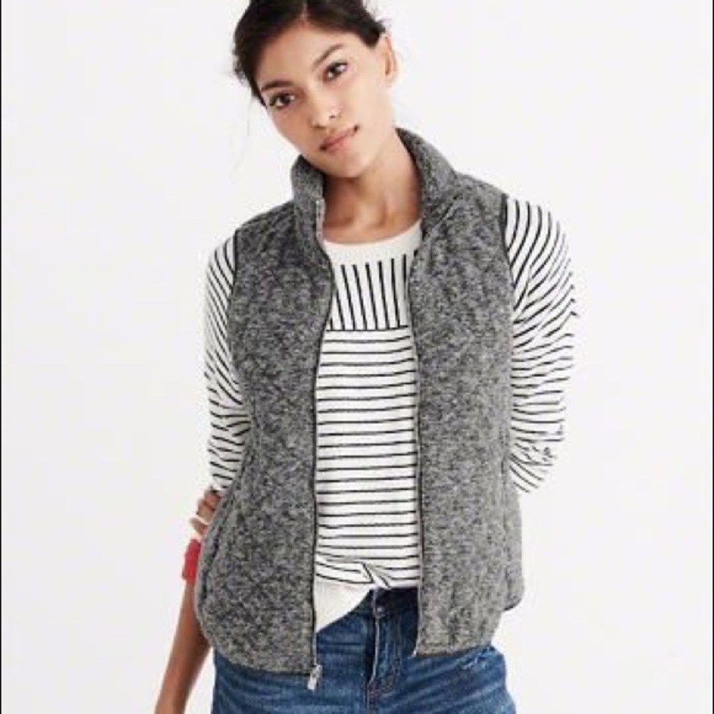 Abercrombie & Fitch Quilted Sherpa Vest